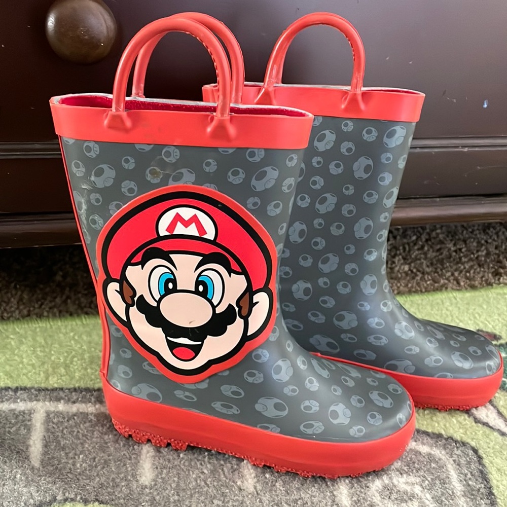 Super Mario Rain Boots